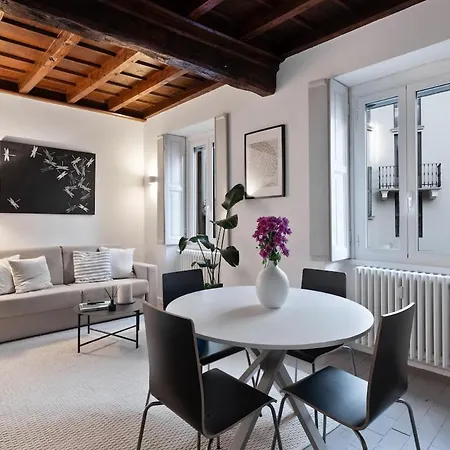 Corso Magenta Historic Apartment Milan
