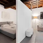 Corso Magenta Historic Appartement